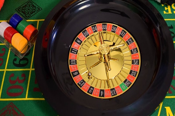 Bàn xoay Roulette tại các sòng casino truyền thống