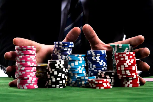 Chia tiền badbeat trong poker